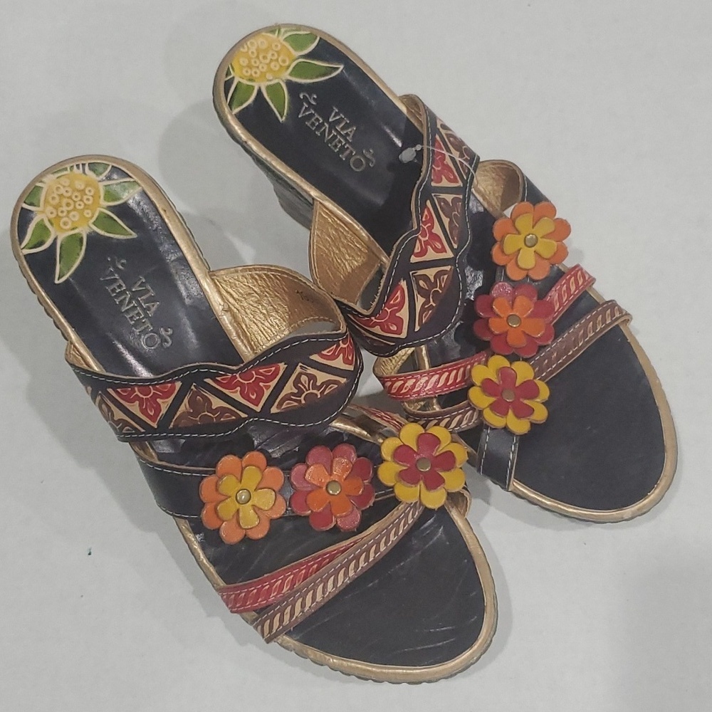 Via Veneto Leather Floral Boho Wedge Heels Size 8